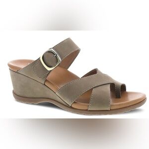 Dansko Aubree Wedge Sandal Taupe 36 5.5/6 NWOB